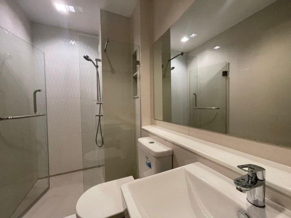Life Asoke - Rama 9, 2 bed condo in Rama 9, Bangkok — photo 11