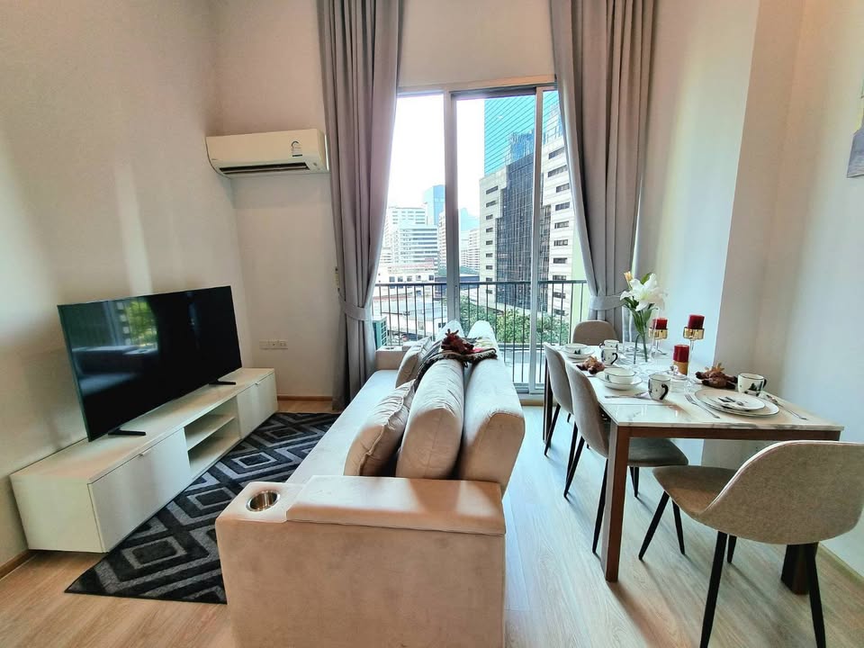 Noble Revolve Ratchada 2, 2 bed condo in Ratchadaphisek, Bangkok — photo 2