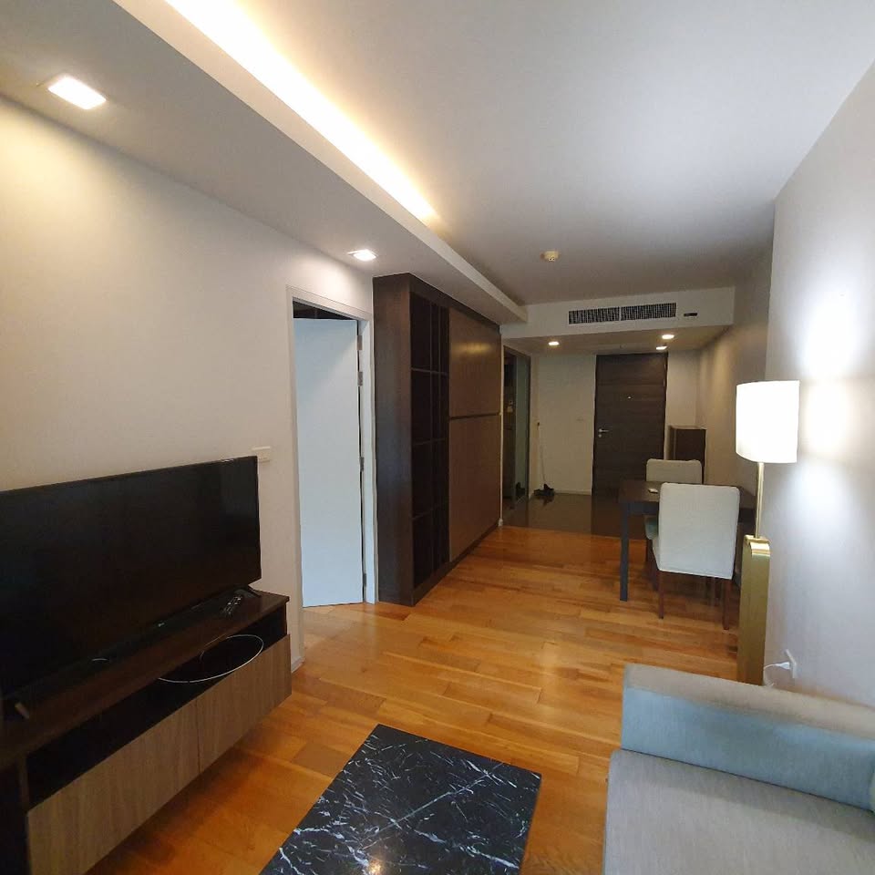 Focus at Ploenchit, 1 bed condo in Wireless, Bangkok — photo 2