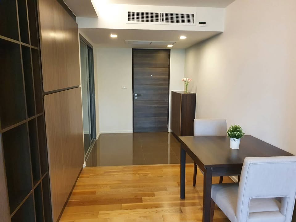 Focus at Ploenchit, 1 bed condo in Wireless, Bangkok — photo 3