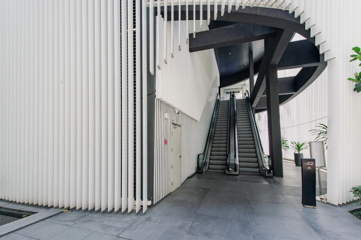 Noble Ploenchit, 1 bed condo in Wireless, Bangkok — photo 49