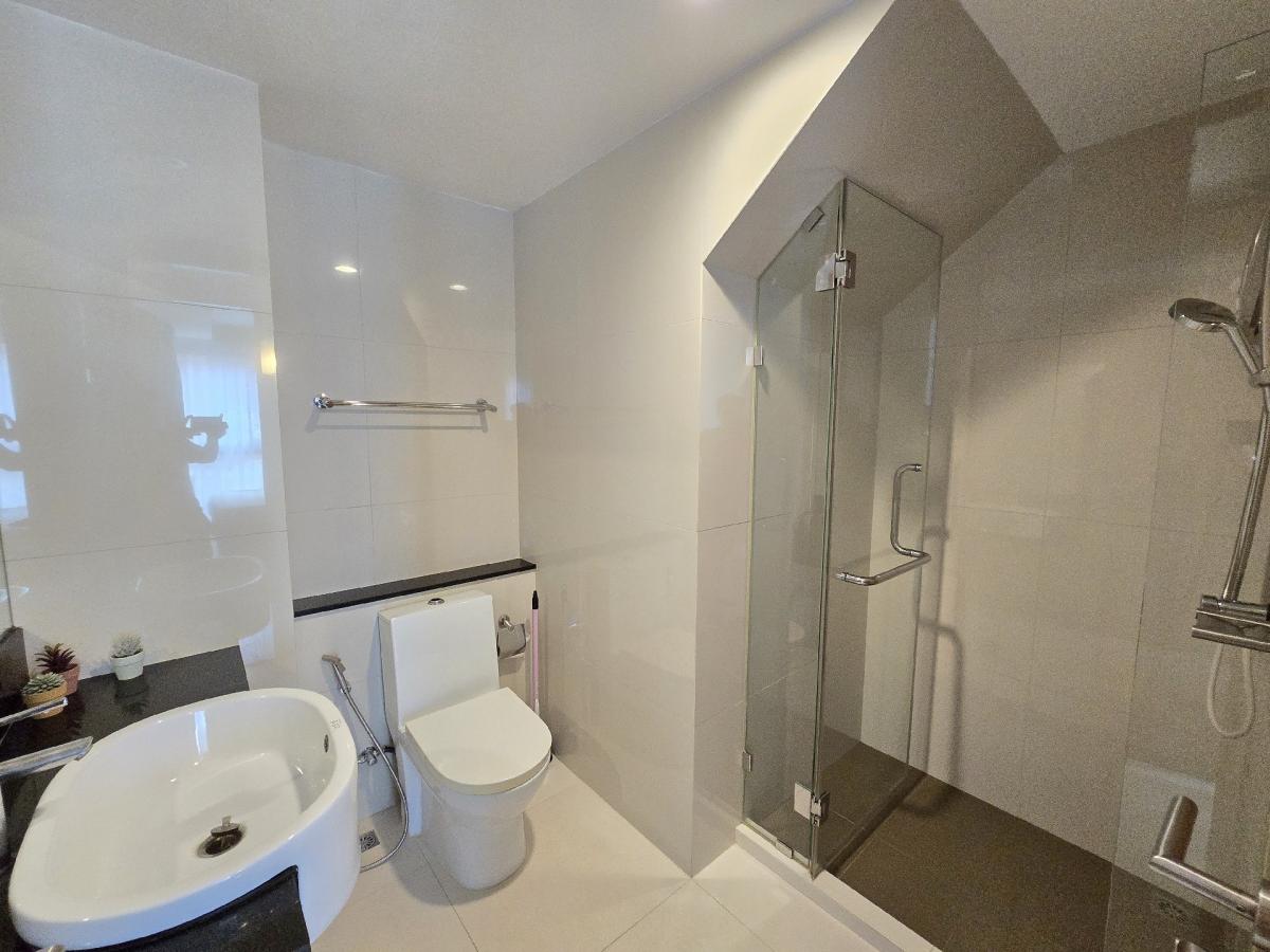 Le Côté Thonglor 8, 2 bed condo in Sukhumvit, Bangkok — photo 10