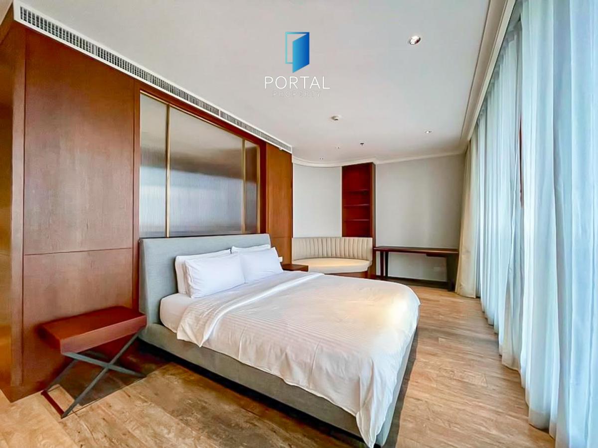 Noble Ploenchit, 3 bed condo in Wireless, Bangkok — photo 11