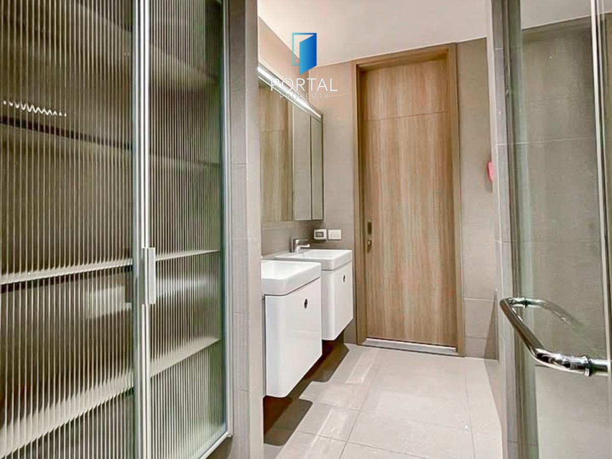 Noble Ploenchit, 3 bed condo in Wireless, Bangkok — photo 16