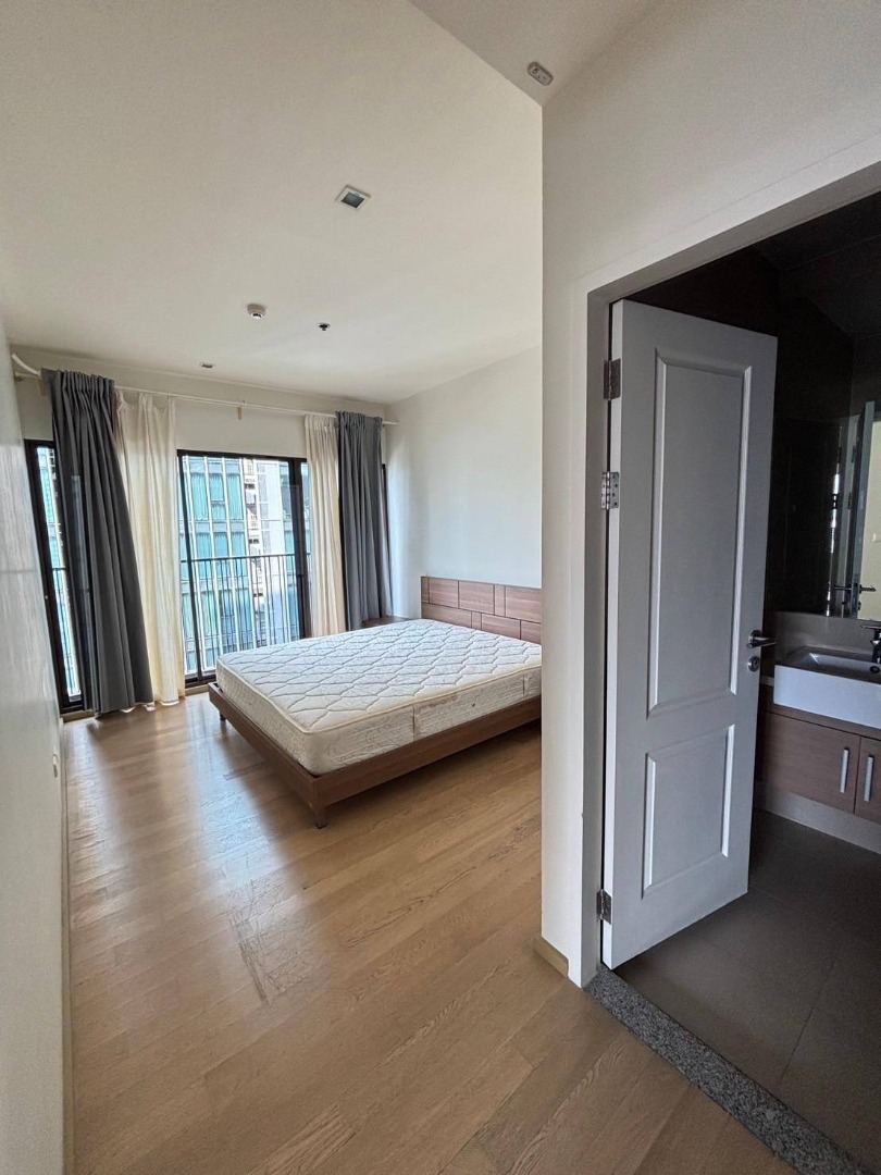 Noble Refine, 2 bed condo in Sukhumvit, Bangkok — photo 4