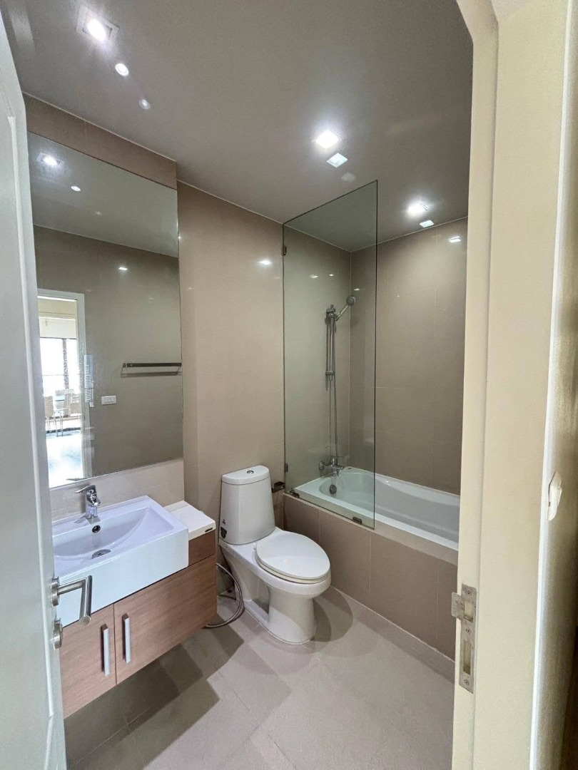Noble Refine, 2 bed condo in Sukhumvit, Bangkok — photo 6