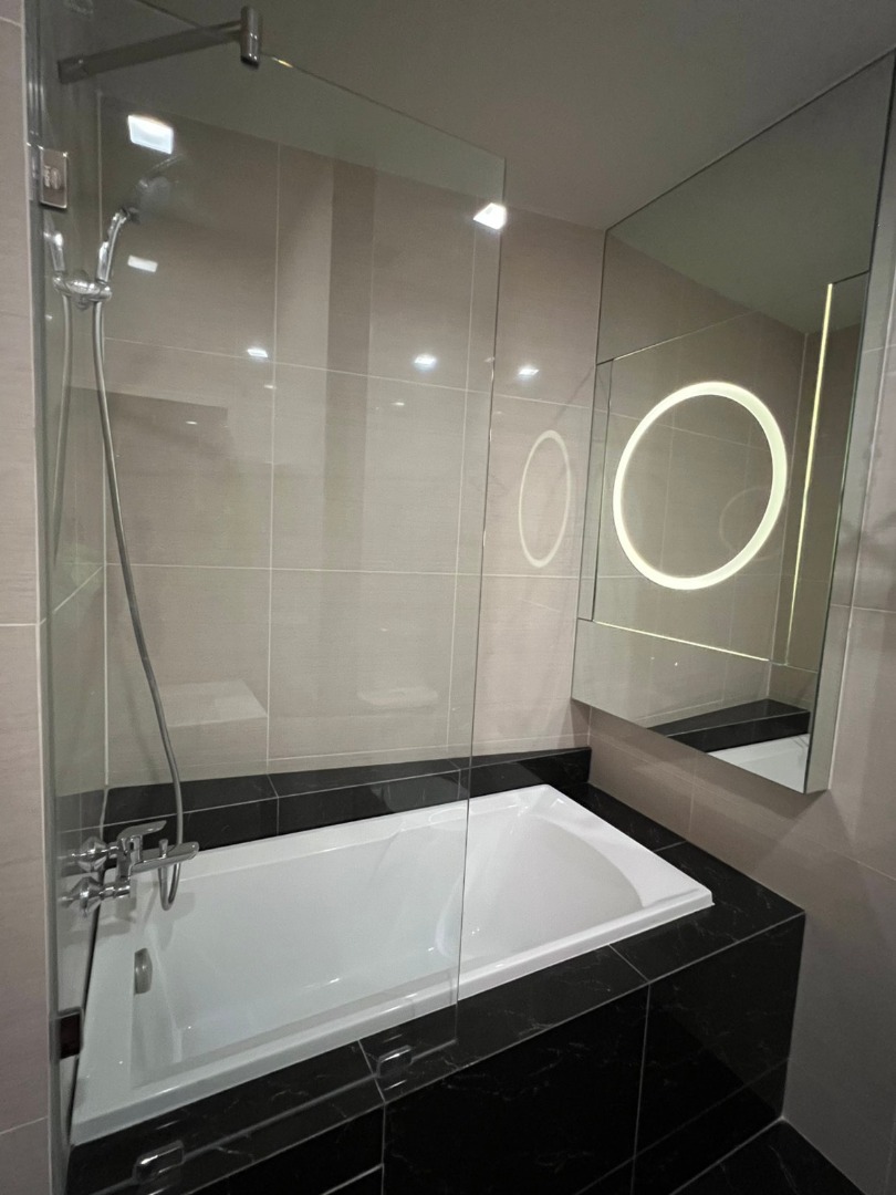 Park 24 (Origin Phrom Phong), 2 bed condo in Sukhumvit, Bangkok — photo 10