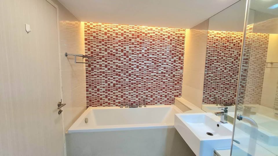 Le Nice Ekkamai, 1 bed condo in Sukhumvit, Bangkok — photo 8
