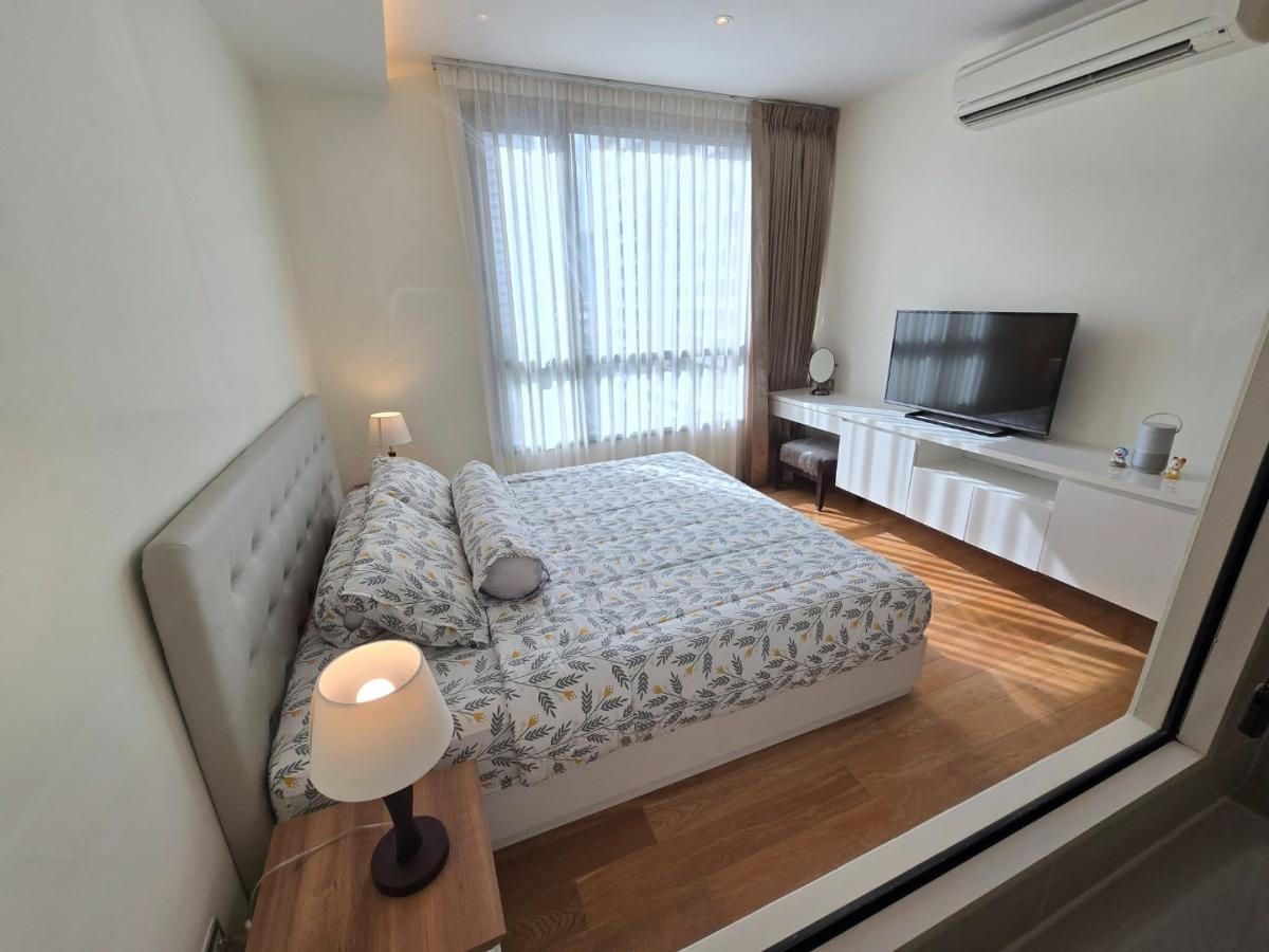 The Es Sukhumvit 43, 2 bed condo in Sukhumvit, Bangkok — photo 9
