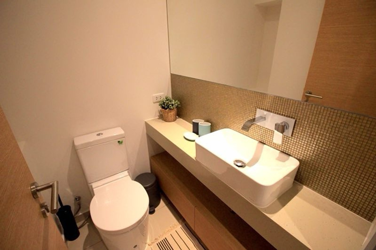 The Loft Ekkamai, 2 bed condo in Sukhumvit, Bangkok — photo 12