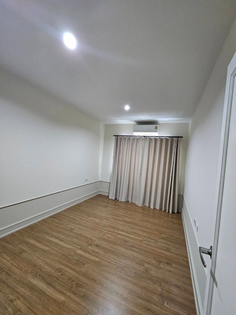 Baan Klang Muang Rama 9 - Krungthep Kreetha, 3 bed condo in Min Buri, Bangkok — photo 8