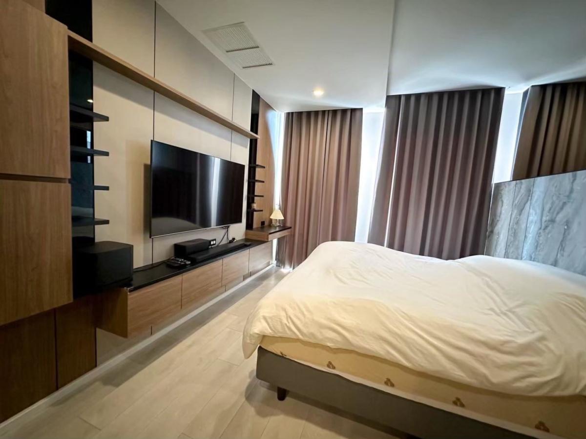 Noble Ploenchit, 1 bed condo in Wireless, Bangkok — photo 4