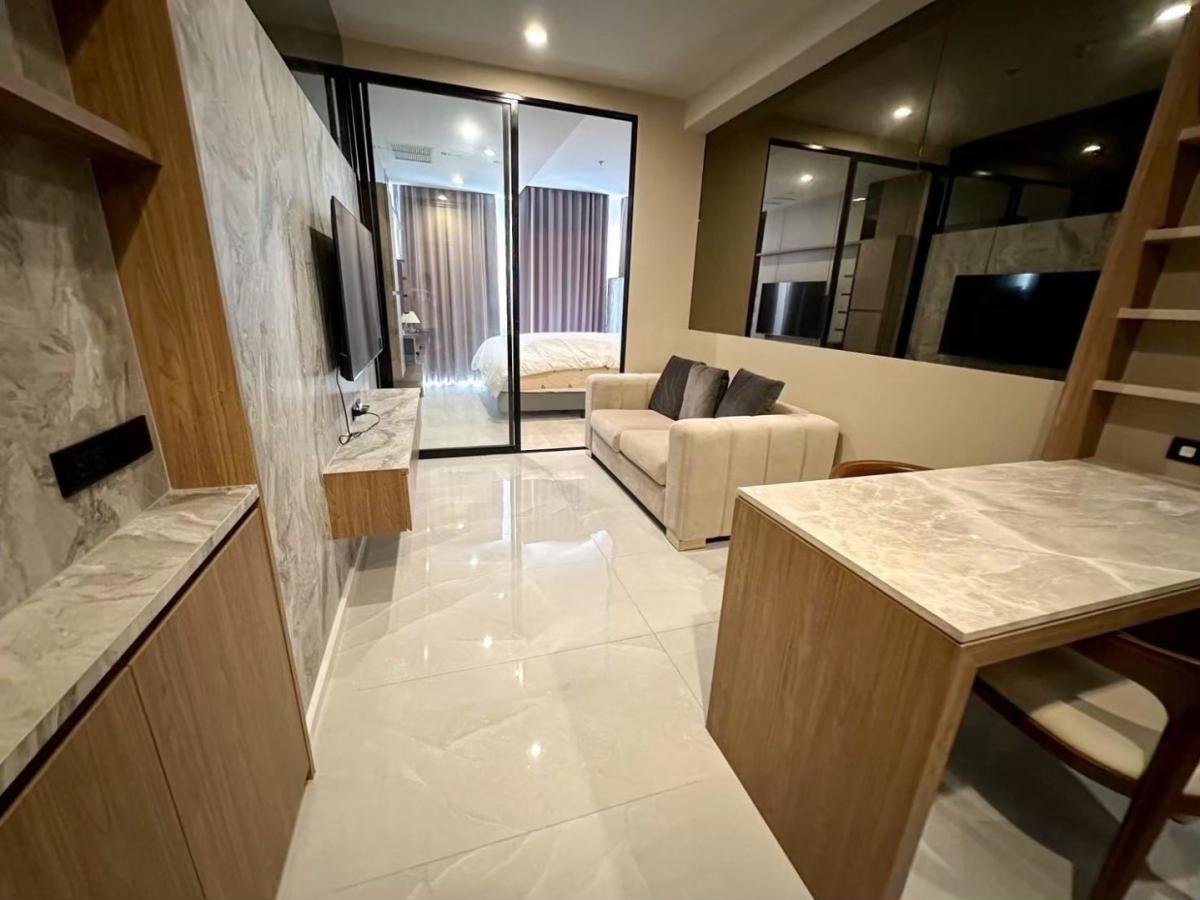 Noble Ploenchit, 1 bed condo in Wireless, Bangkok — photo 2