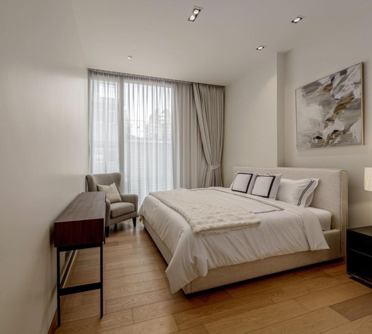 28 Chidlom, 2 bed condo in Wireless, Bangkok — photo 13