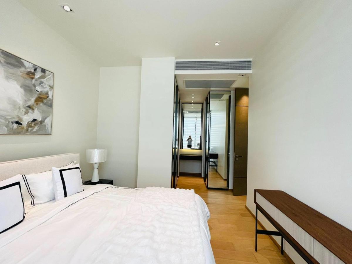 28 Chidlom, 2 bed condo in Wireless, Bangkok — photo 16