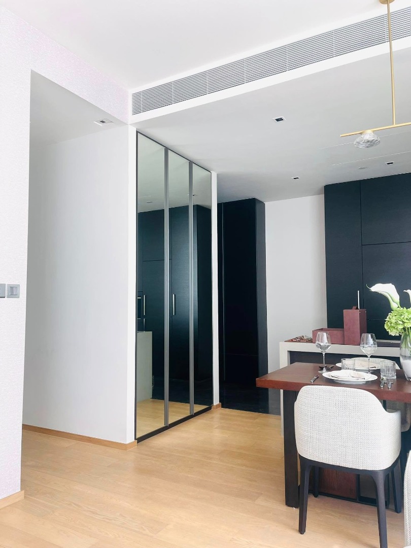 28 Chidlom, 2 bed condo in Wireless, Bangkok — photo 9
