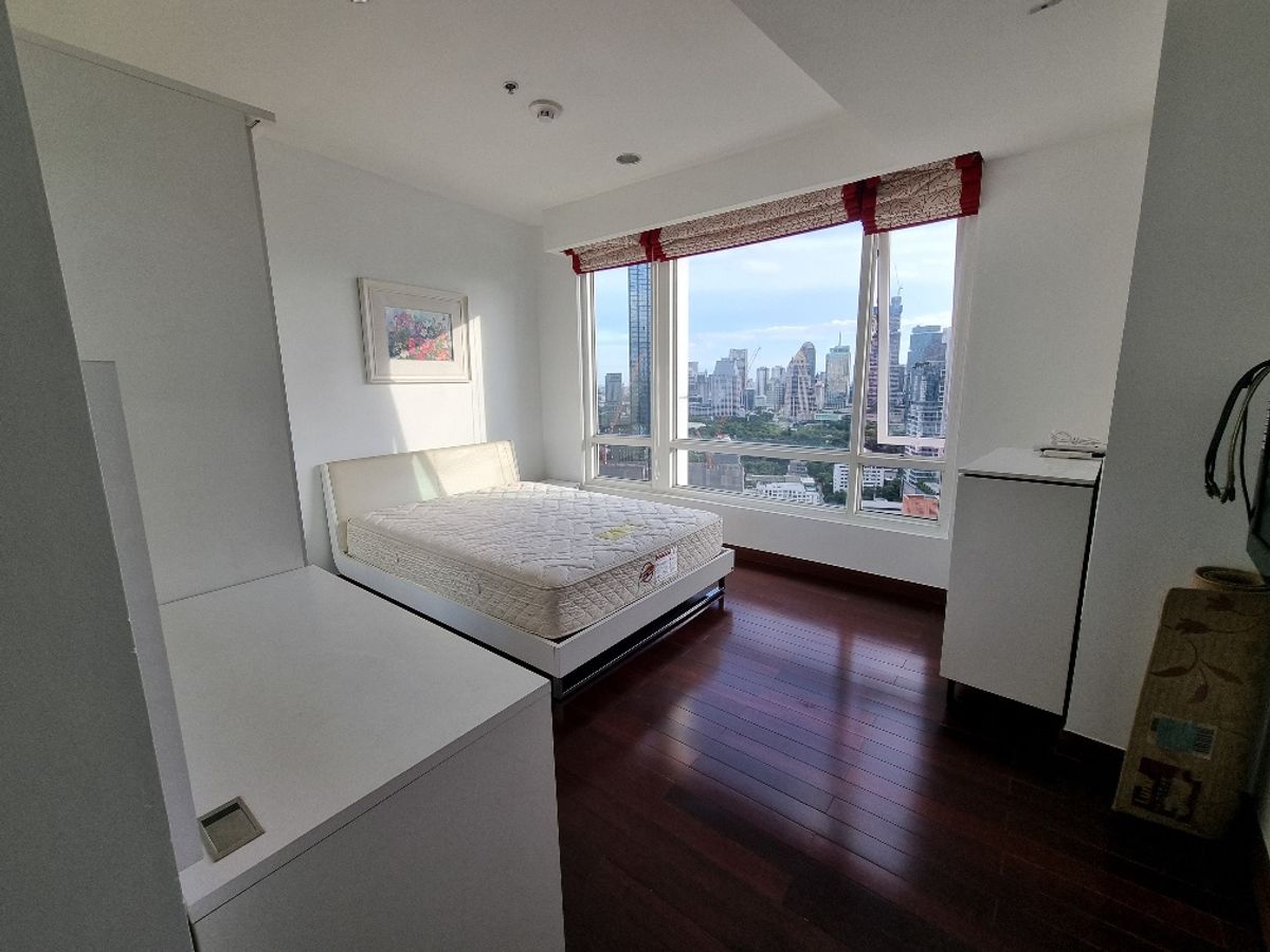 Baan Ratchaprasong, 2 bed condo in Wireless, Bangkok — photo 8