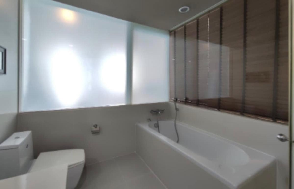 The Ratchadamri, 2 bed condo in Wireless, Bangkok — photo 11