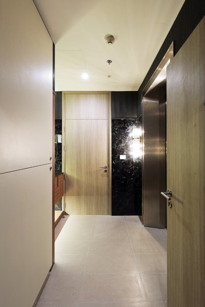 Noble Ploenchit, 1 bed condo in Wireless, Bangkok — photo 17