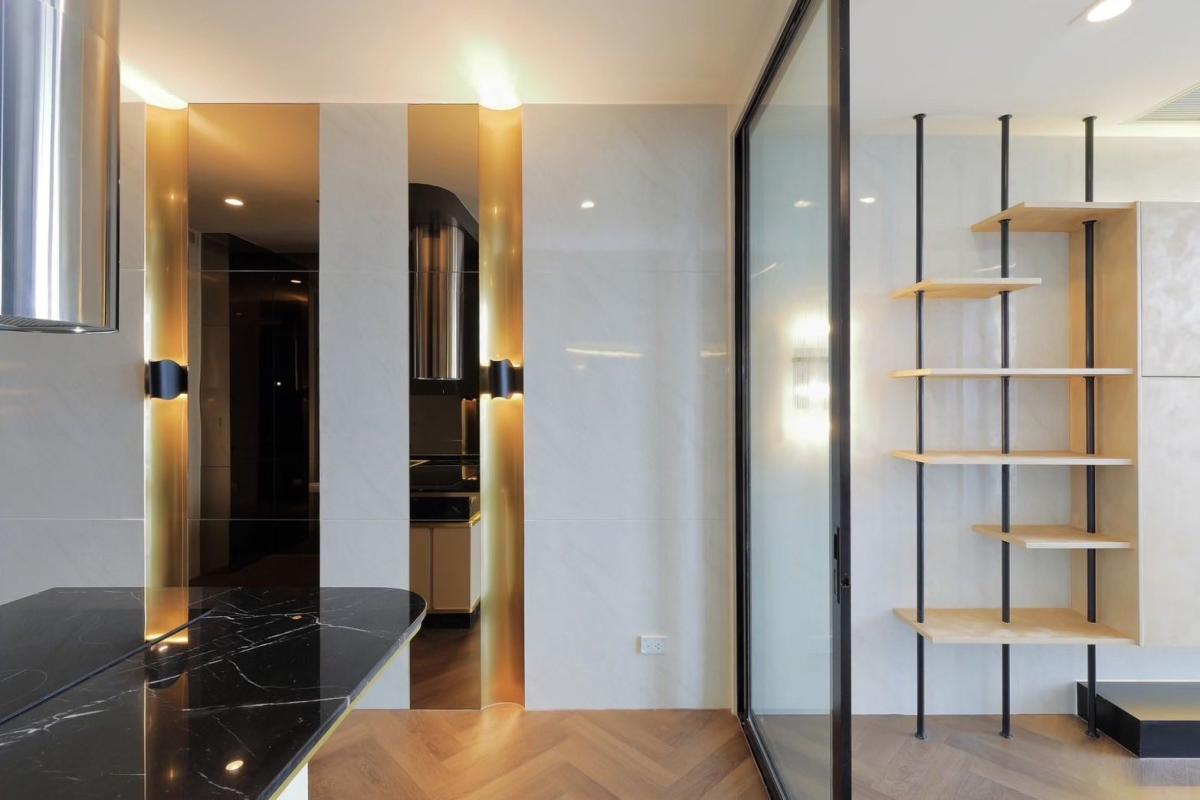 Noble Ploenchit, 1 bed condo in Wireless, Bangkok — photo 9