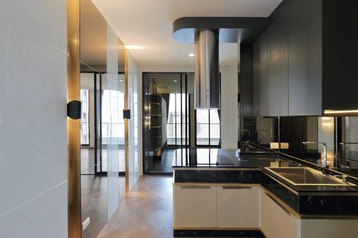 Noble Ploenchit, 1 bed condo in Wireless, Bangkok — photo 11