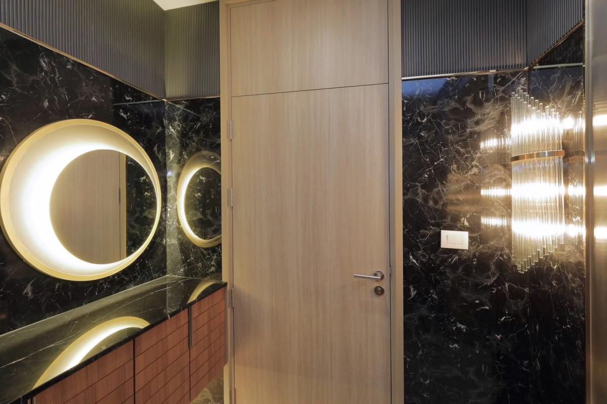 Noble Ploenchit, 1 bed condo in Wireless, Bangkok — photo 19