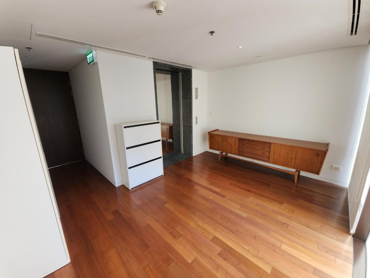 Hansa Ratchadamri, 2 bed condo in Wireless, Bangkok — photo 5