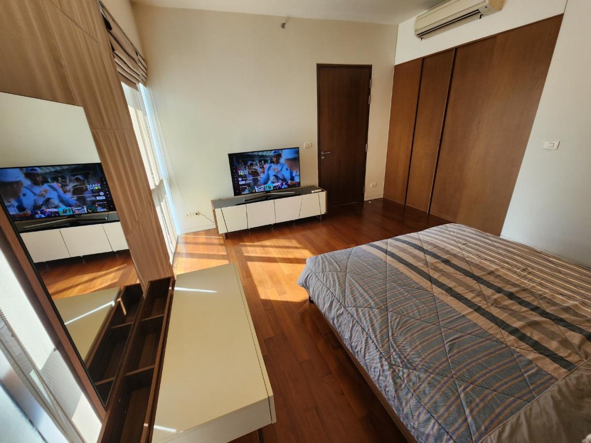 Hansa Ratchadamri, 2 bed condo in Wireless, Bangkok — photo 10