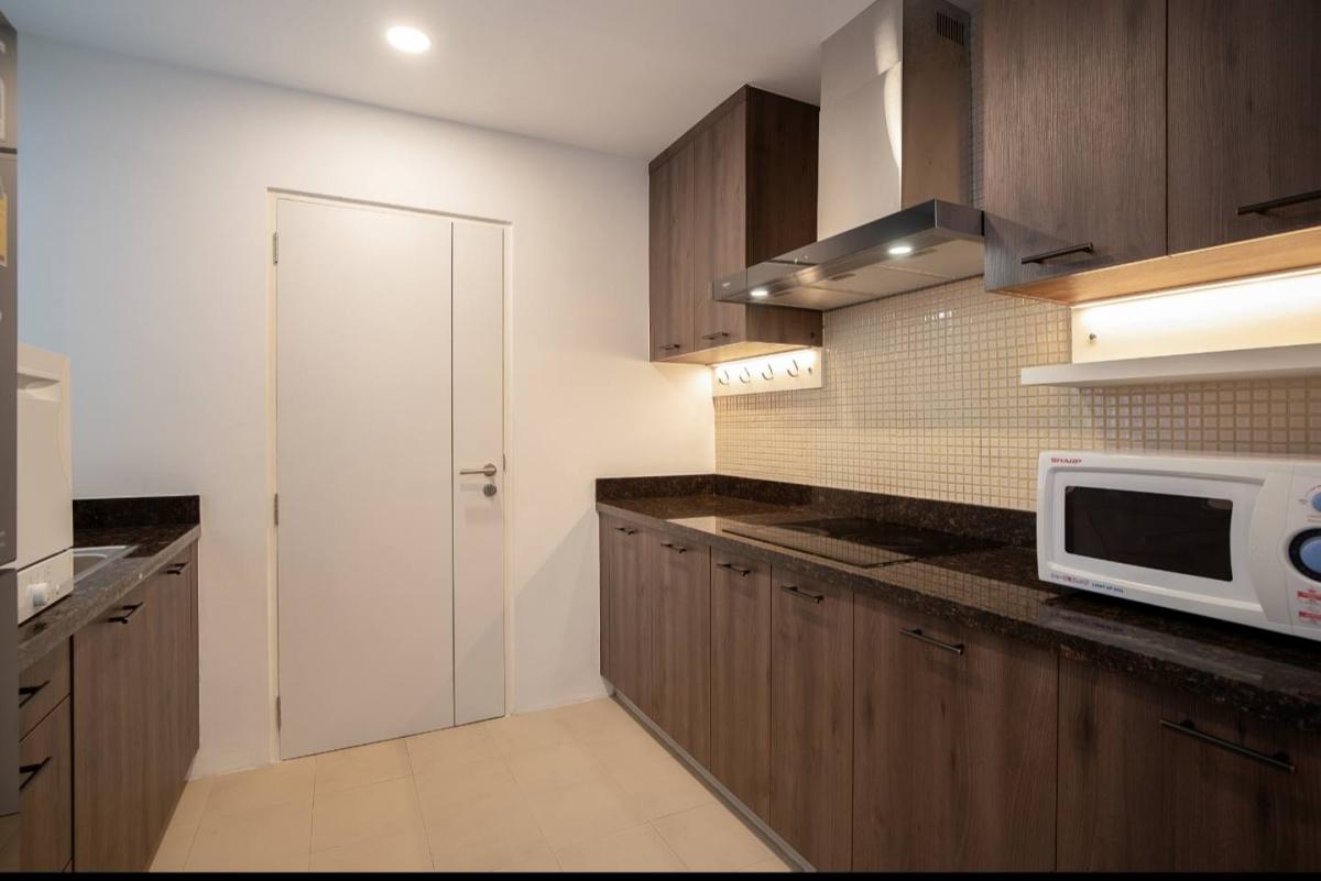 Baan Siri Twenty Four, 2 bed condo in Sukhumvit, Bangkok — photo 6