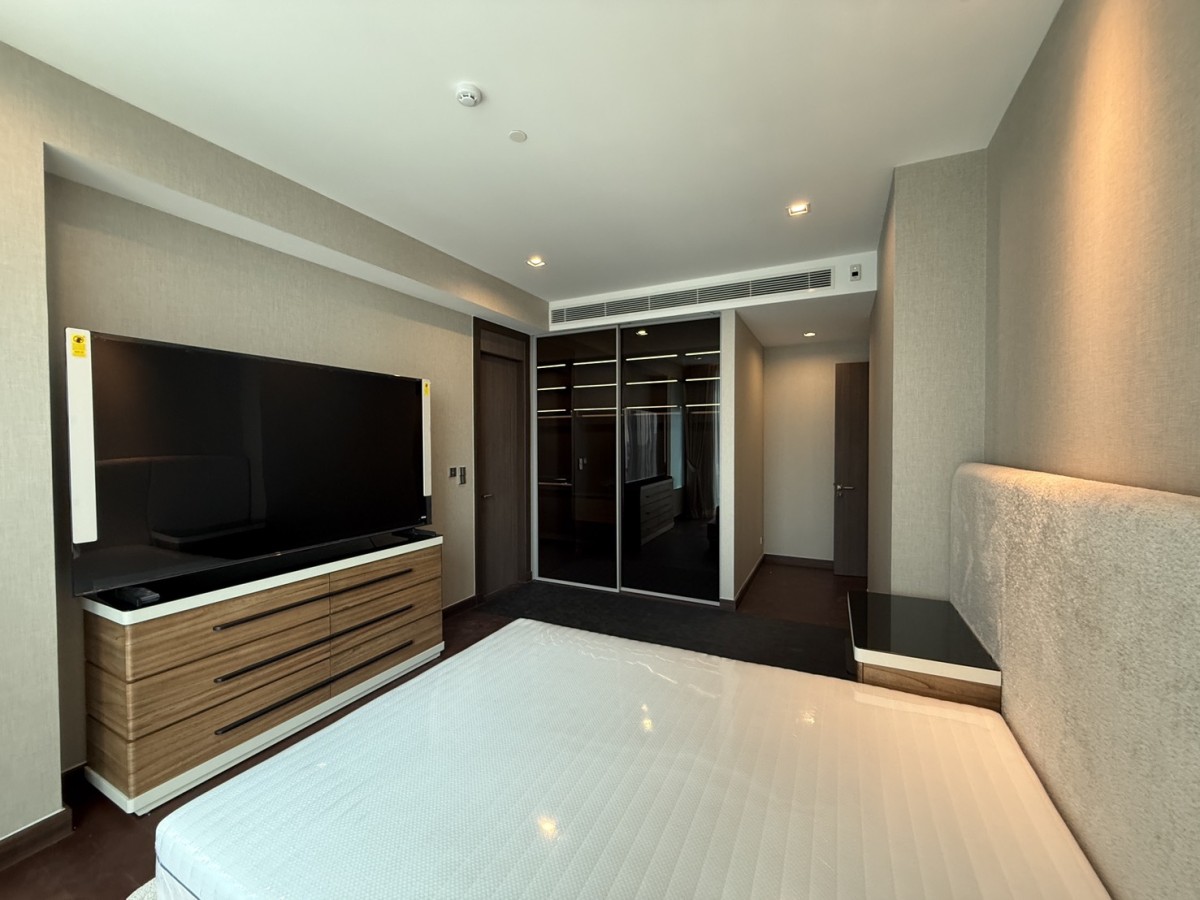 Q1 Sukhumvit, 2 bed condo in Nana North, Bangkok — photo 9