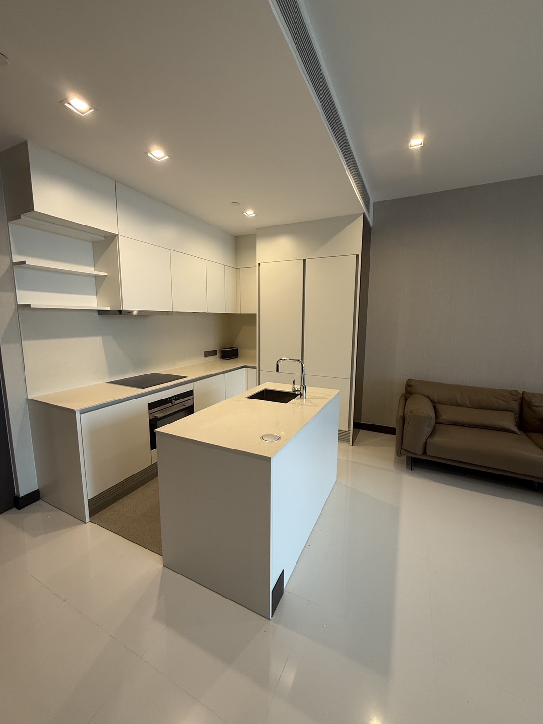 Q1 Sukhumvit, 2 bed condo in Nana North, Bangkok — photo 2
