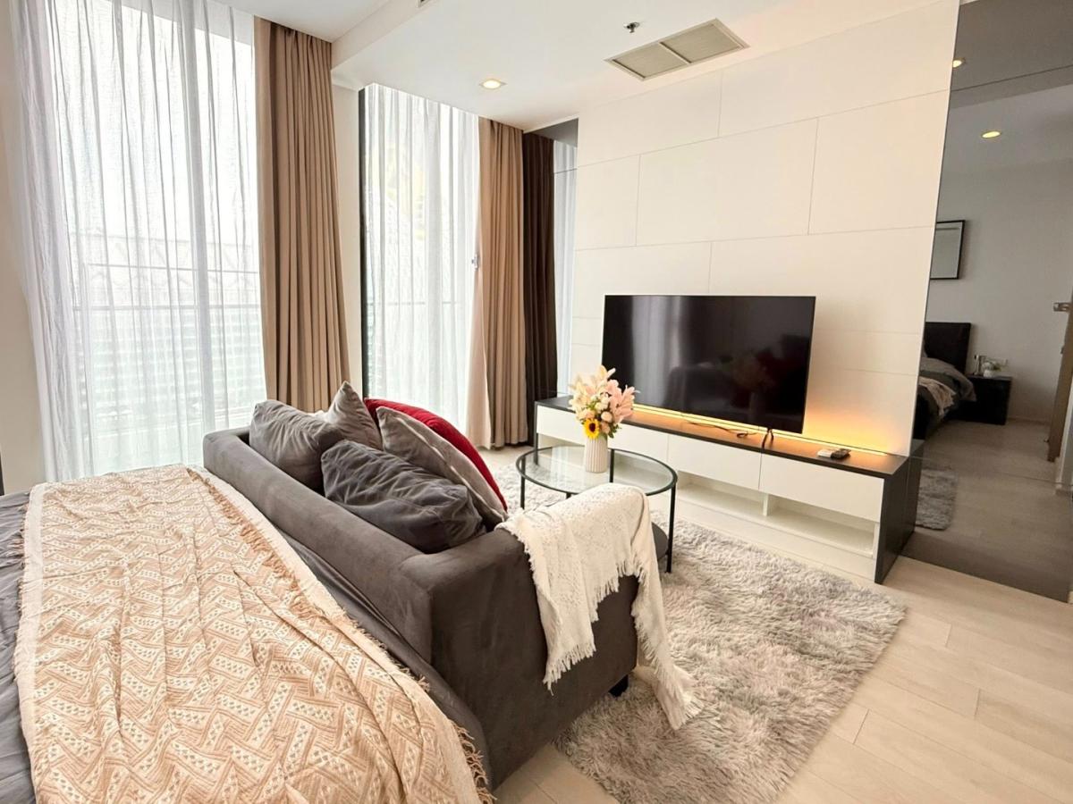Noble Ploenchit, 1 bed condo in Wireless, Bangkok — photo 2