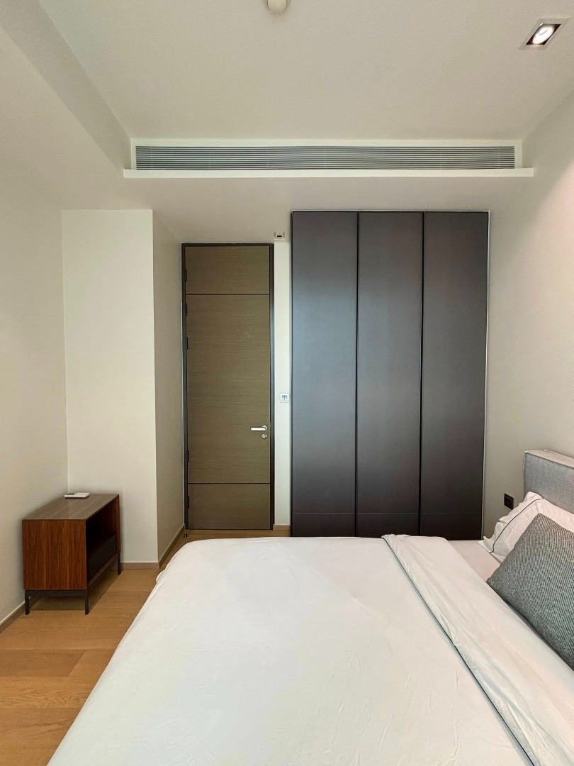 28 Chidlom, 2 bed condo in Wireless, Bangkok — photo 9