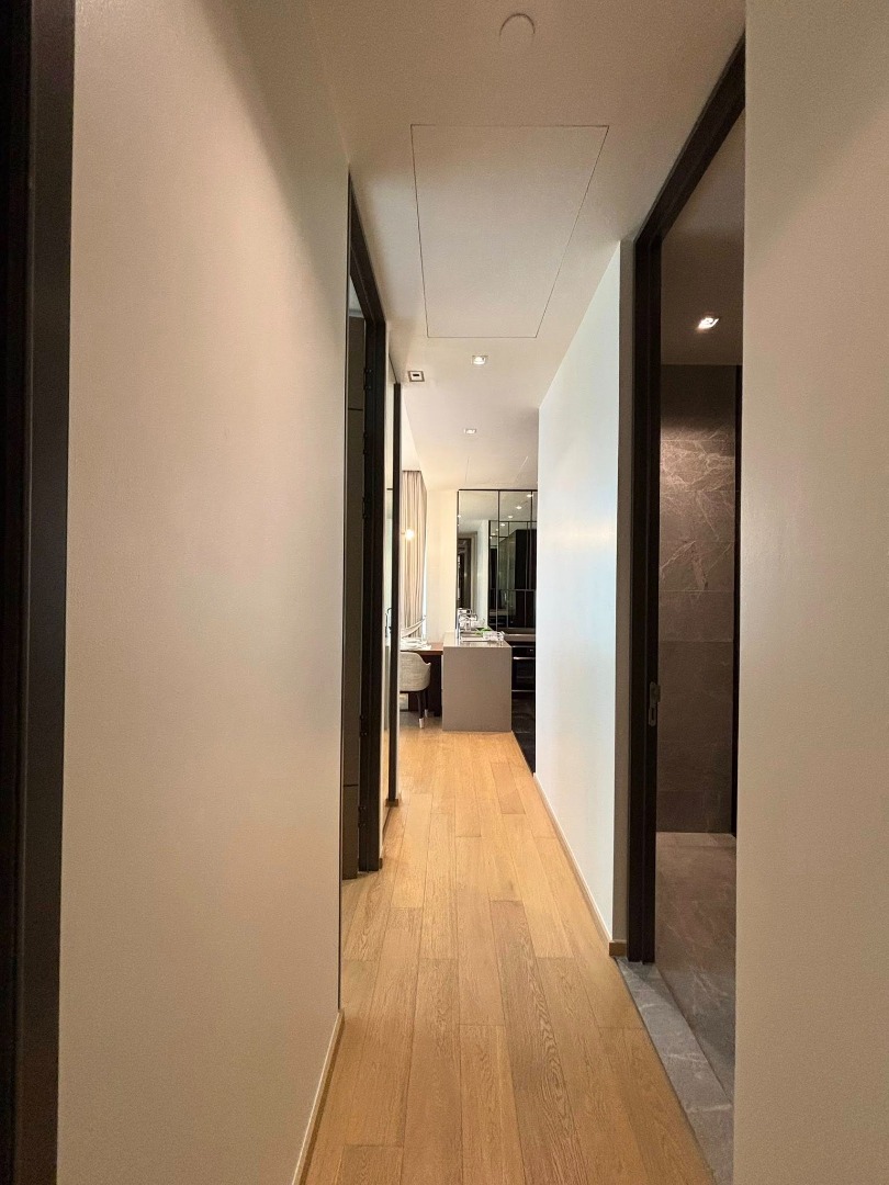 28 Chidlom, 2 bed condo in Wireless, Bangkok — photo 8