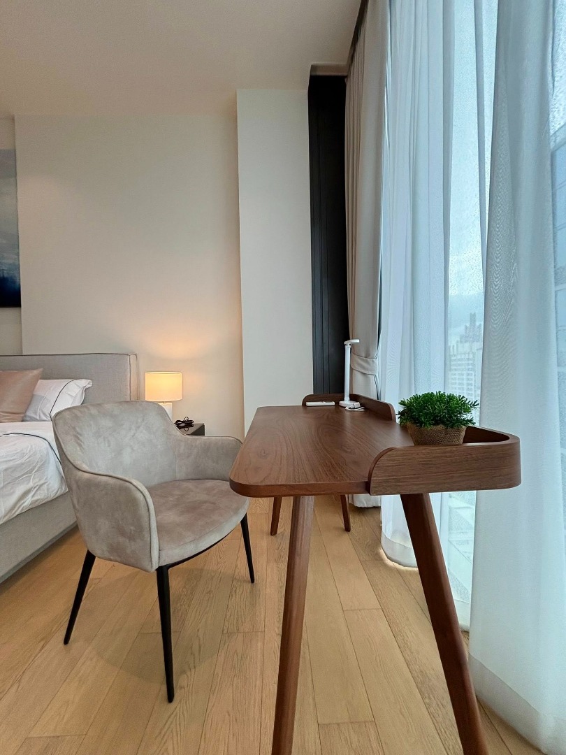 28 Chidlom, 2 bed condo in Wireless, Bangkok — photo 14