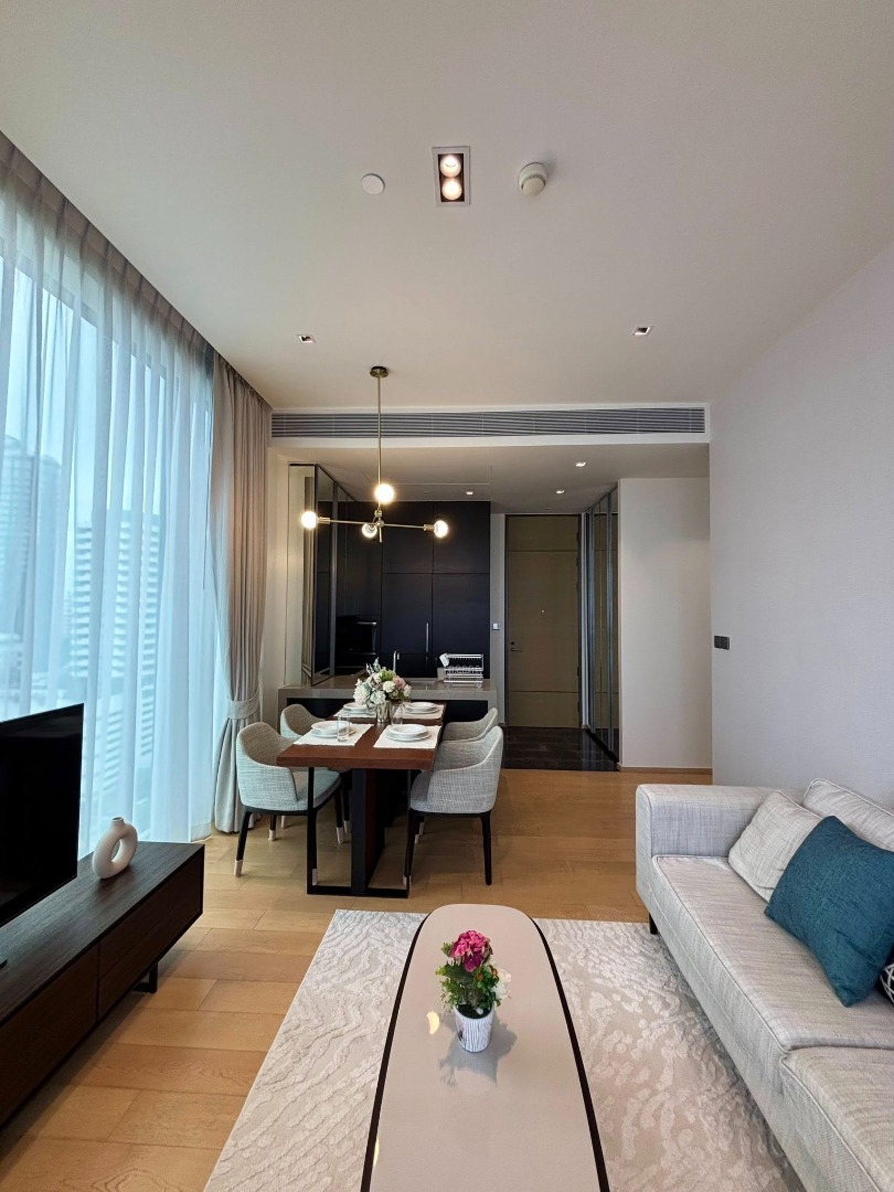 28 Chidlom, 2 bed condo in Wireless, Bangkok — photo 3