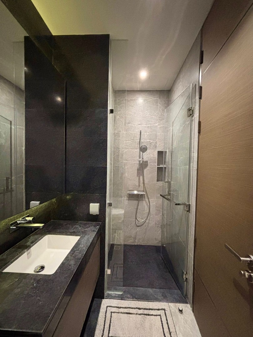 28 Chidlom, 2 bed condo in Wireless, Bangkok — photo 17
