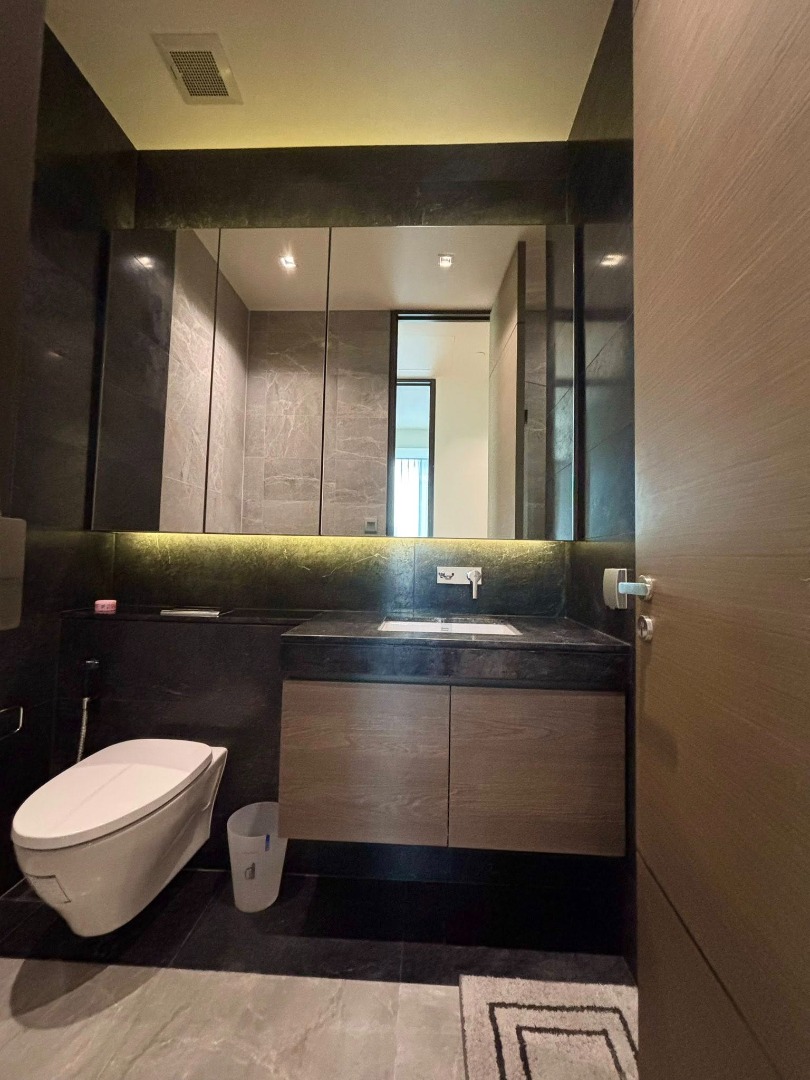 28 Chidlom, 2 bed condo in Wireless, Bangkok — photo 18