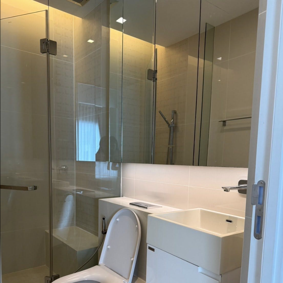 The Saint Residence, 2 bed condo in Phahon Yothin, Bangkok — photo 4