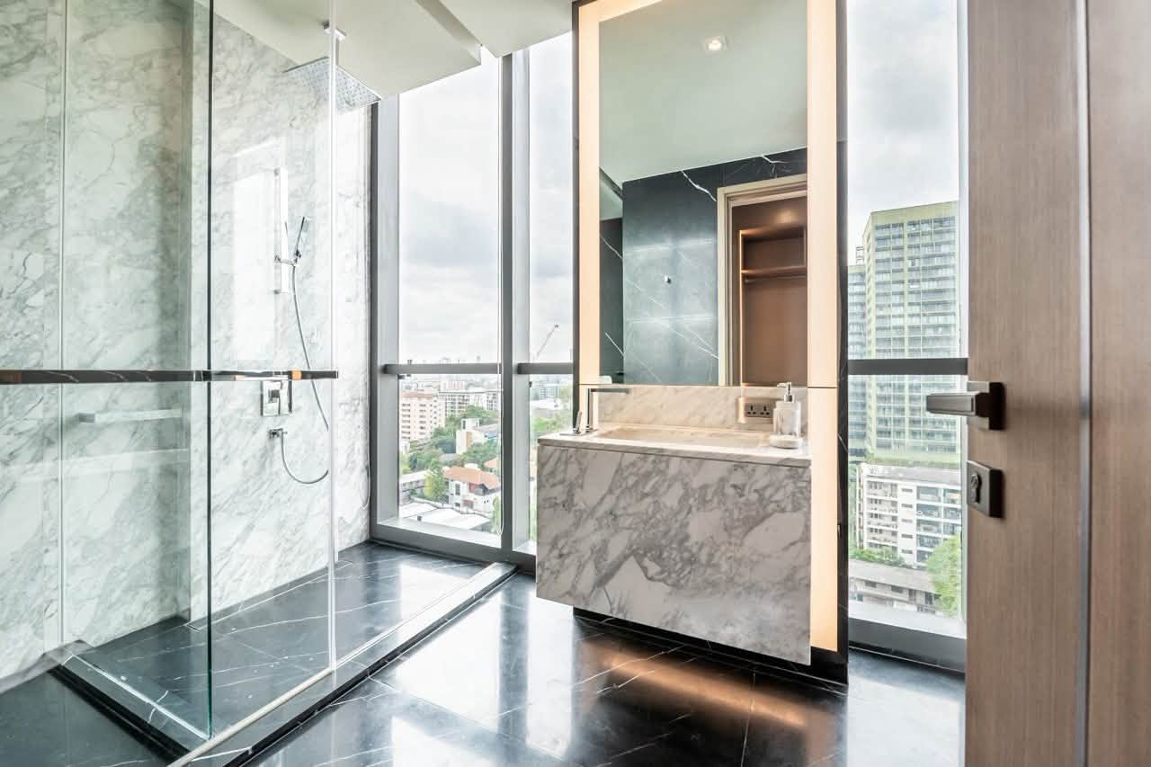 The Monument Thonglor, 2 bed condo in Sukhumvit, Bangkok — photo 12