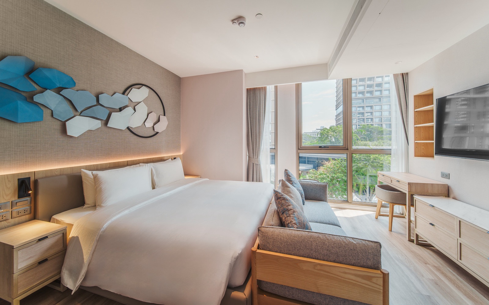 Target Estate Residences Langsuan, 2 bed condo in Phloen Chit, Bangkok — photo 6