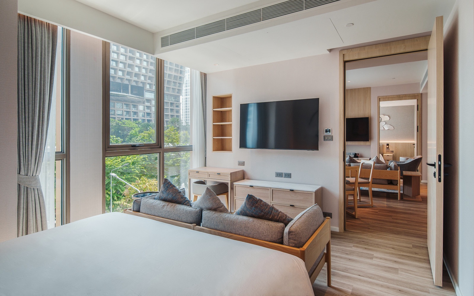 Target Estate Residences Langsuan, 2 bed condo in Phloen Chit, Bangkok — photo 7